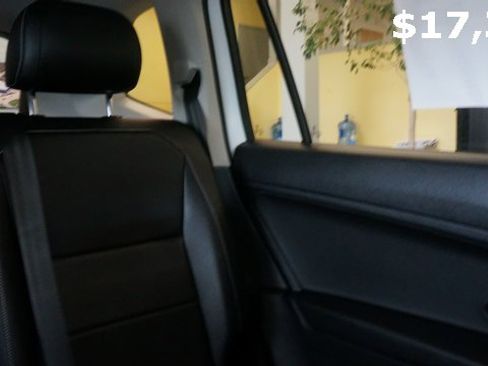 Certified 2021 Volkswagen Tiguan SE image 57