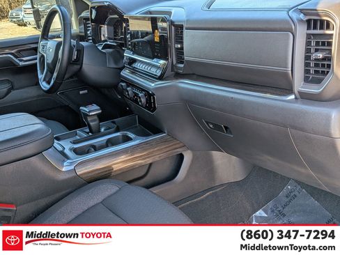 Used 2024 Chevrolet Silverado 1500 LT Trail Boss w/ Convenience Package II AWD/4WD image 38