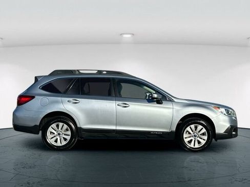 Used 2016 Subaru Outback 2.5i Premium image 7
