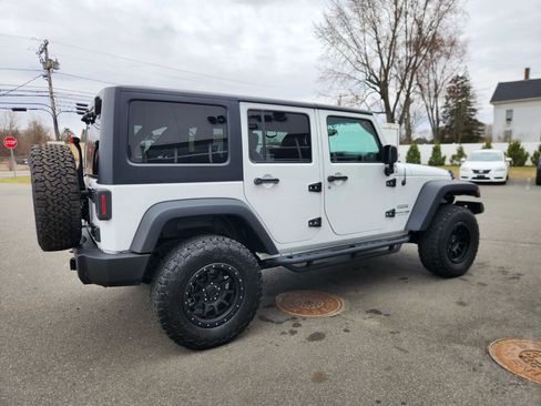 Used 2018 Jeep Wrangler Unlimited Sport S image 16