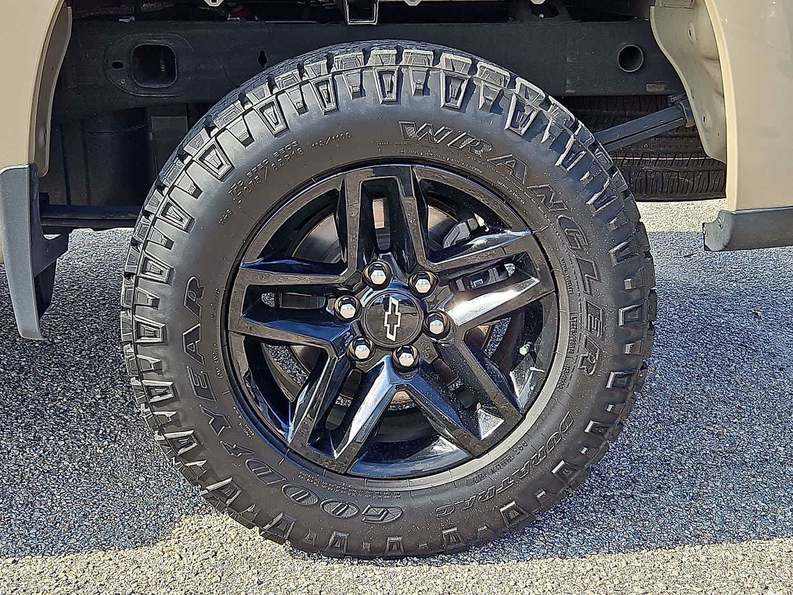 Used 2022 Chevrolet Silverado 1500 Custom Trail Boss AWD/4WD image 37