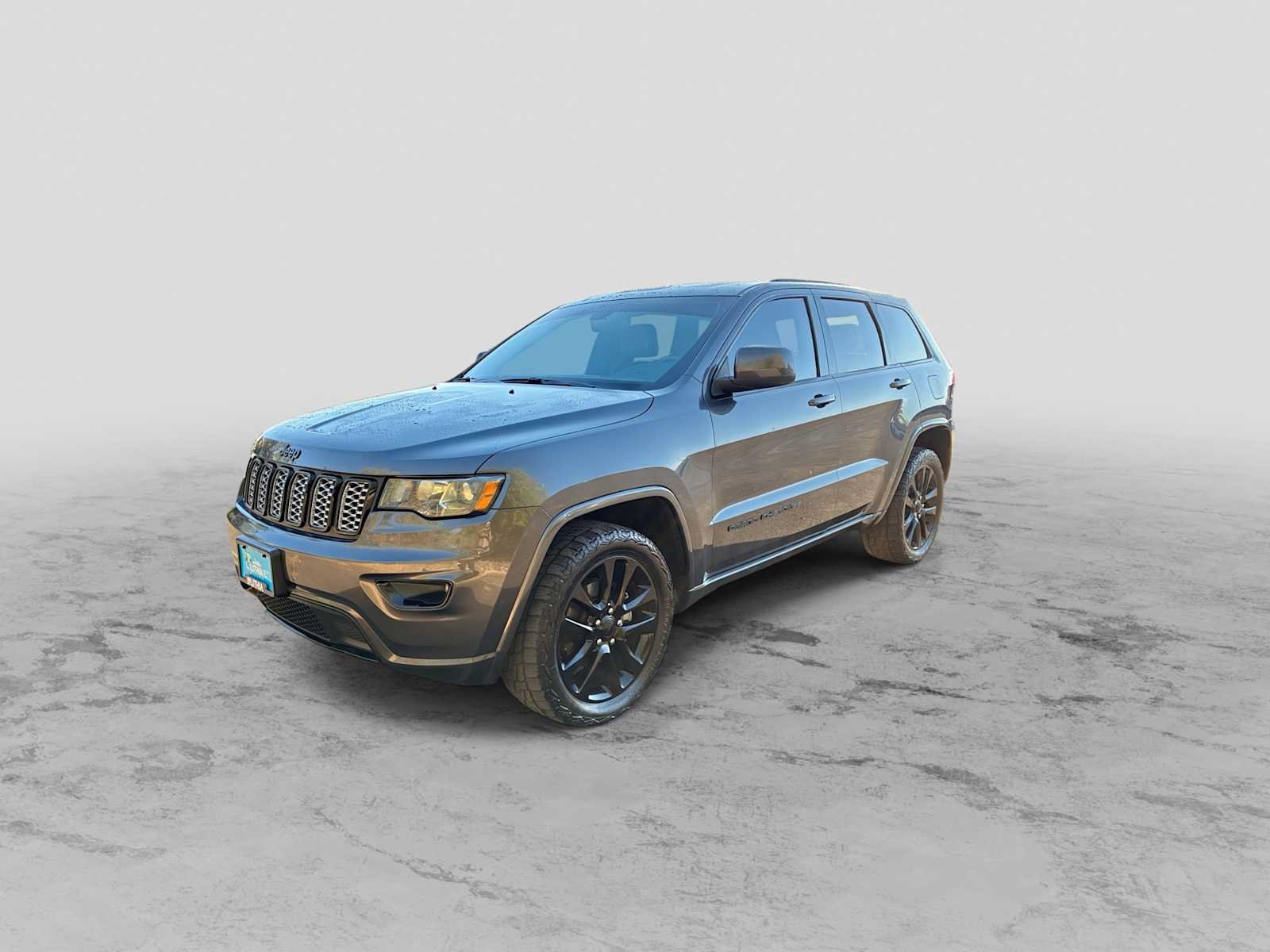 Used 2018 Jeep Grand Cherokee Altitude AWD/4WD image 4