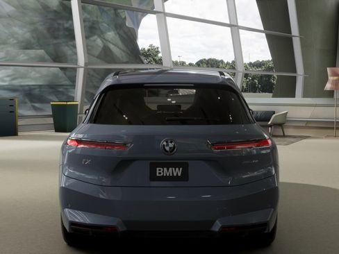 New 2026 BMW iX xDrive60 image 32