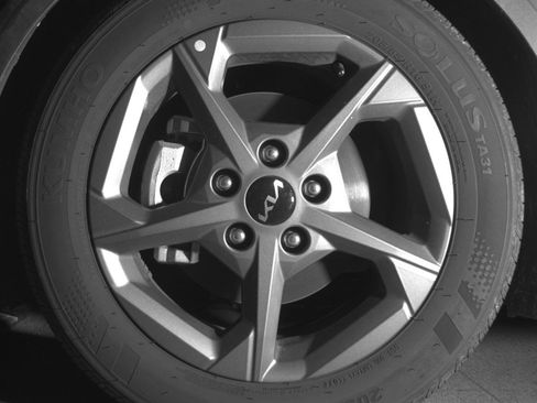 Used 2025 Kia K4 LXS image 12