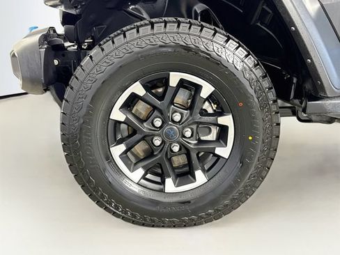 Used 2024 Jeep Wrangler Unlimited Rubicon 4xe AWD/4WD image 30