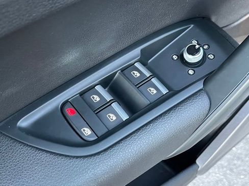 Used 2018 Audi Q5 2.0T Premium image 13