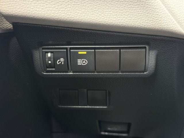 Used 2022 Toyota Corolla Cross L FWD image 19