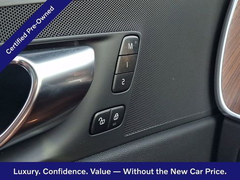 Certified 2023 Volvo XC60 B5 Plus AWD/4WD image 22