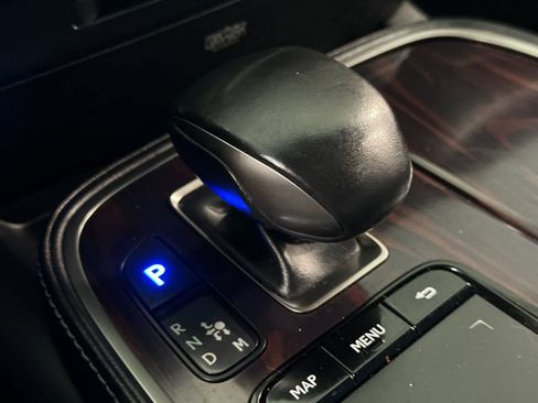 Used 2020 Lexus LS 500h w/ Luxury Package RWD image 21