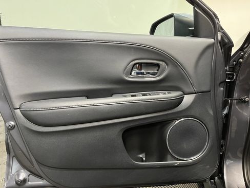 Used 2021 Honda HR-V EX-L image 13