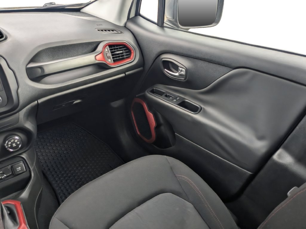 Used 2017 Jeep Renegade Trailhawk w/ Safety & Security Group AWD/4WD image 18