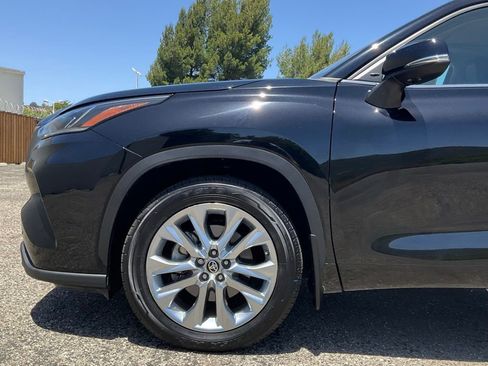 Used 2021 Toyota Highlander Limited FWD image 10