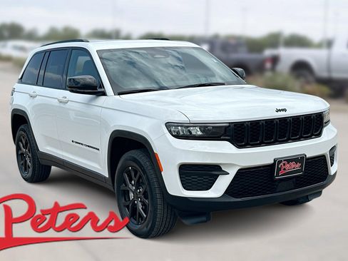 Used 2025 Jeep Grand Cherokee Altitude AWD/4WD image 1
