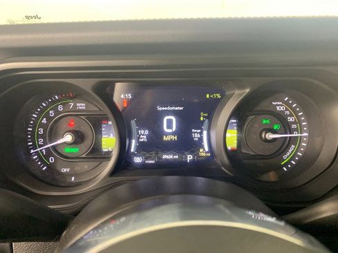 Used 2024 Jeep Wrangler Unlimited Sahara w/ Dual Top Group AWD/4WD image 22