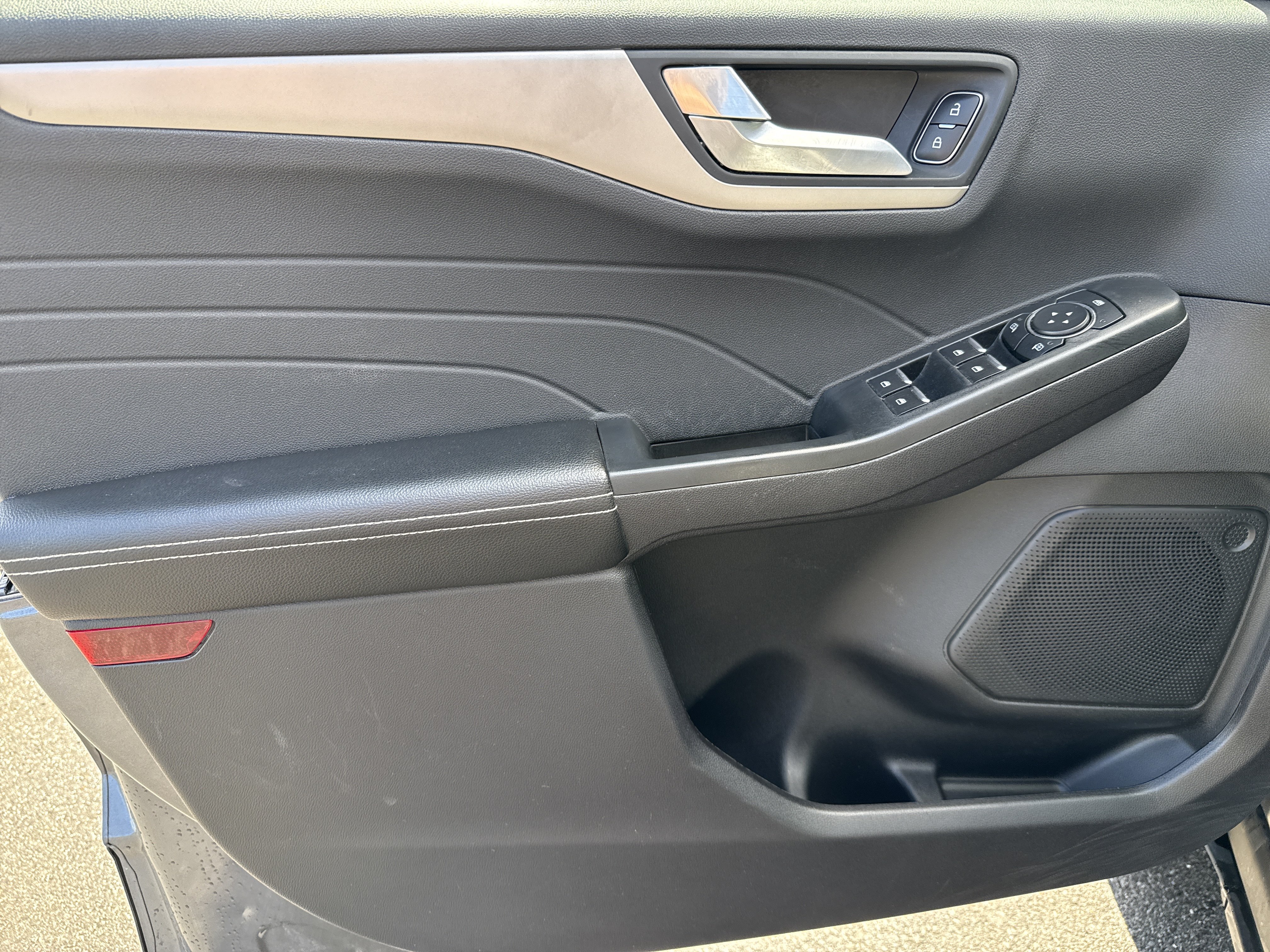 Used 2022 Ford Escape SEL AWD/4WD image 15