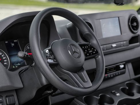 Used 2024 Mercedes-Benz Sprinter 3500 image 16