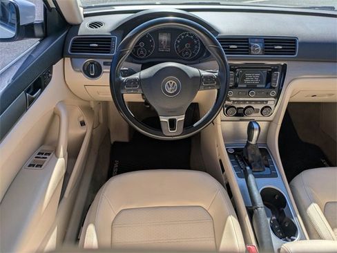 Used 2015 Volkswagen Passat 1.8T SE image 16