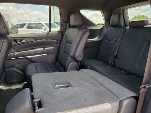 Used 2025 Chevrolet Traverse Z71 AWD/4WD image 8