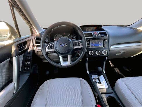 Used 2018 Subaru Forester 2.5i w/ Alloy Wheel Package AWD/4WD image 3