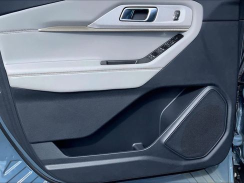 Certified 2025 Ford Explorer Active w/ Active Comfort Package image 22