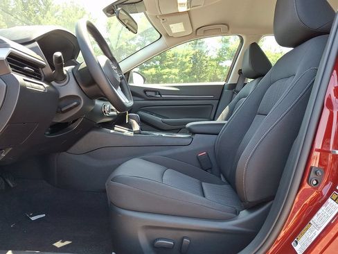 New 2026 Nissan Altima 2.5 SV AWD/4WD image 12