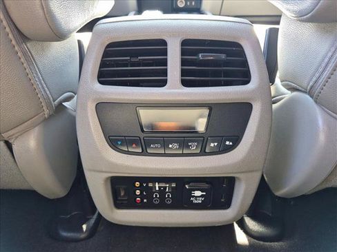 Used 2016 Honda Pilot Touring image 26