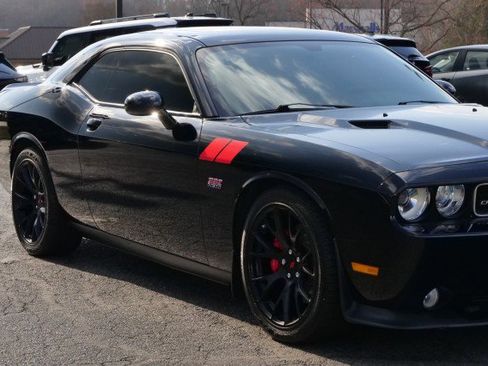 Used 2012 Dodge Challenger SRT8 w/ Premium Sound Group image 37