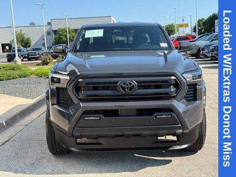 Used 2024 Toyota Tacoma SR5 AWD/4WD image 8
