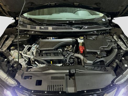 Used 2020 Nissan Rogue Sport SV image 29