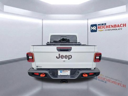 Used 2025 Jeep Gladiator Mojave w/ Technology Group AWD/4WD image 5