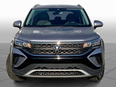 Used 2024 Volkswagen Taos SE image 3