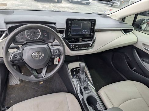 Used 2021 Toyota Corolla LE FWD image 16
