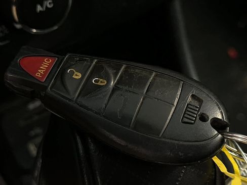 Used 2014 Jeep Cherokee Sport image 22