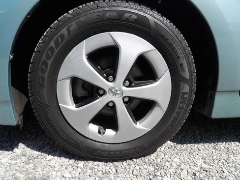 Used 2015 Toyota Prius Two FWD image 19