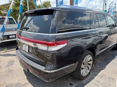 Used 2024 Lincoln Navigator L Reserve AWD/4WD image 3