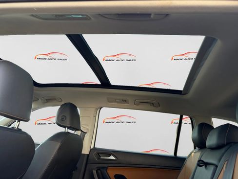 Used 2019 Volkswagen Tiguan SE w/ Panoramic Sunroof Package AWD/4WD image 35