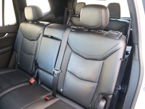 Used 2023 Cadillac XT6 Premium Luxury image 54