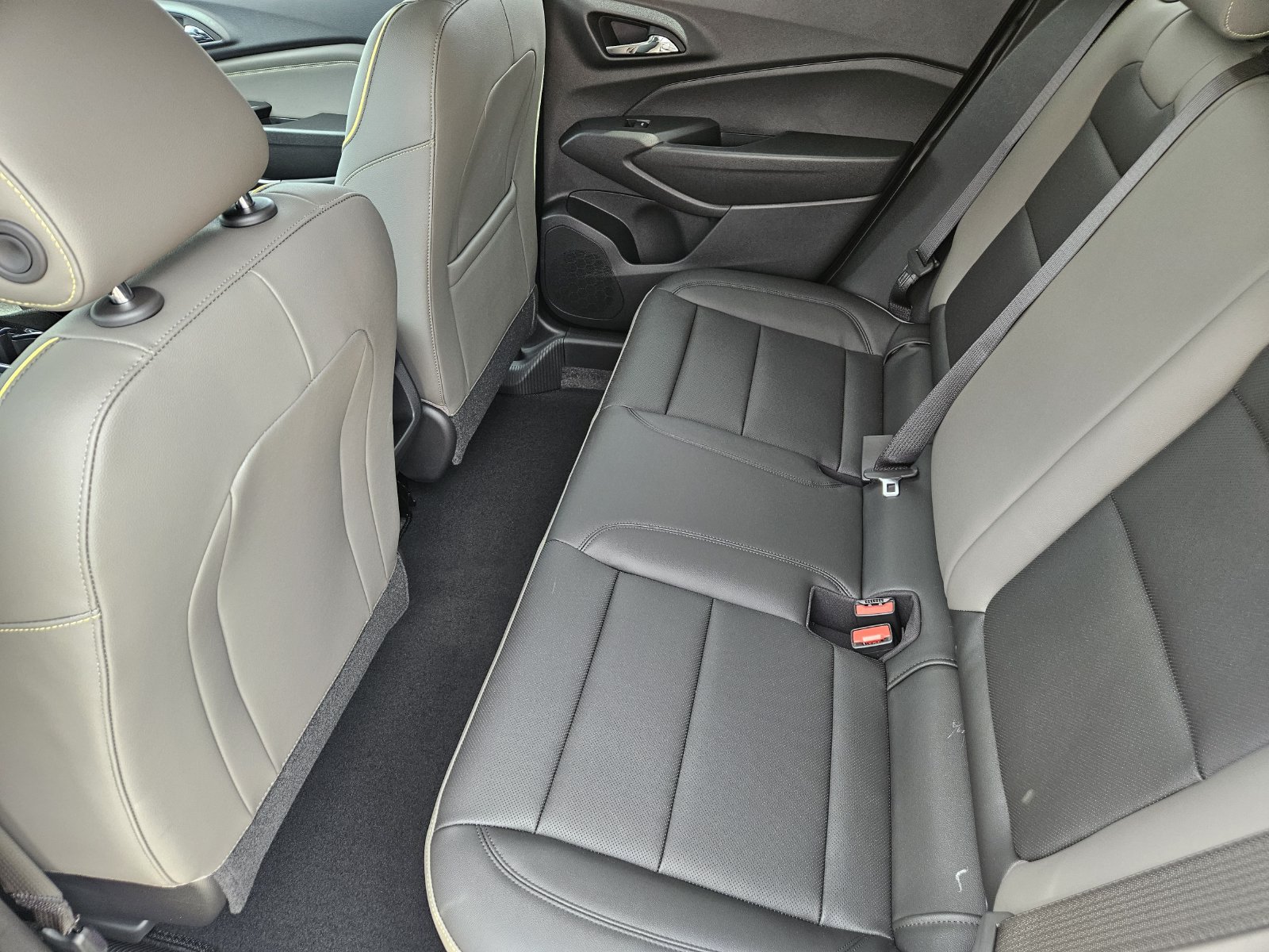 New 2026 Chevrolet Trax ACTIV w/ Driver Confidence Package FWD image 28