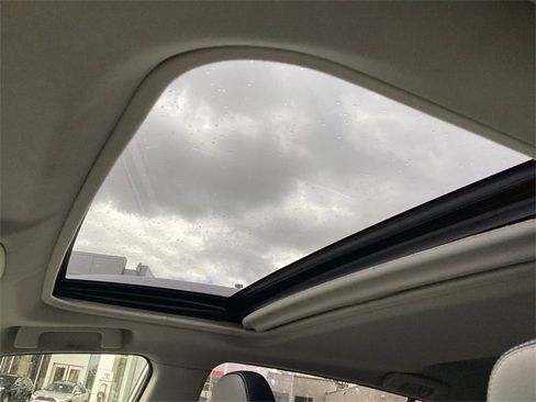 Used 2016 Toyota RAV4 XLE image 24