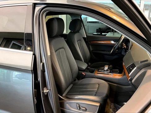 Used 2023 Audi Q5 2.0T Premium Plus w/ Premium Plus Package AWD/4WD image 8