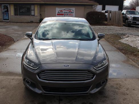 Used 2014 Ford Fusion SE image 4