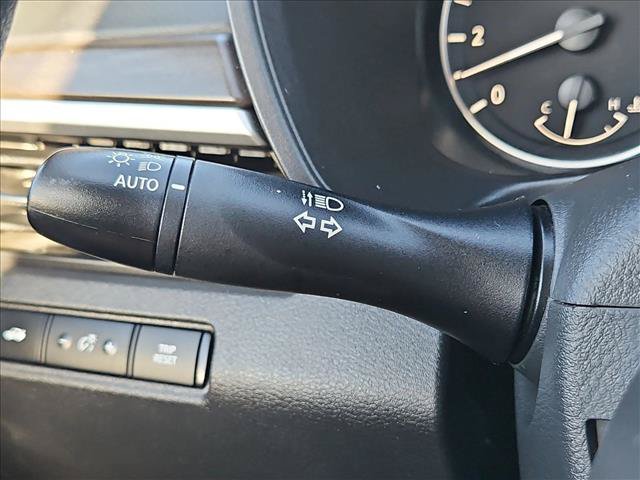 Used 2025 Nissan Altima 2.5 SV FWD image 15