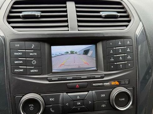 Used 2018 Ford Explorer 4WD image 31