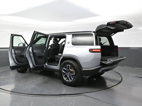Used 2023 Rivian R1S Adventure AWD/4WD image 49