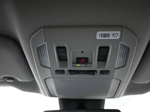 Used 2026 Toyota Highlander XLE image 17