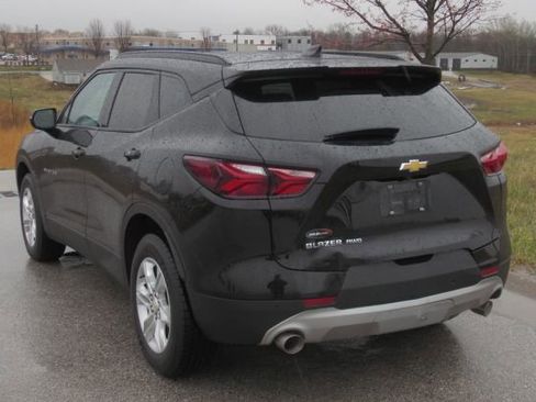 Used 2022 Chevrolet Blazer LT image 2