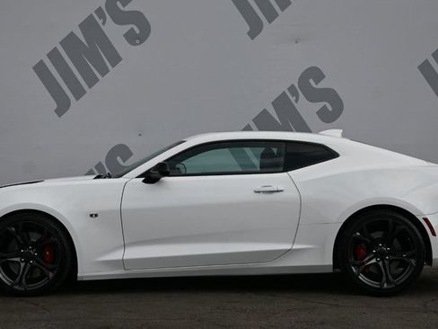Used 2018 Chevrolet Camaro SS RWD image 8