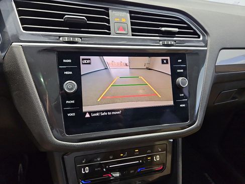 Used 2024 Volkswagen Tiguan SE w/ Panoramic Sunroof Package AWD/4WD image 33