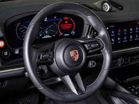 Certified 2025 Porsche Cayenne Coupe AWD/4WD image 18