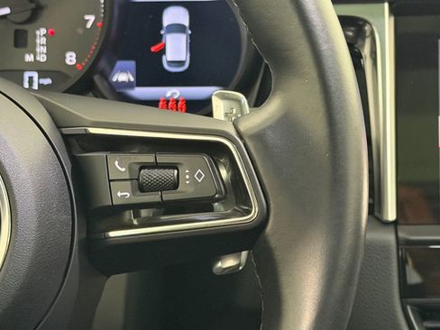 Used 2024 Porsche Macan image 17